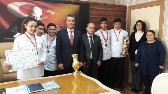 Şehit Karayılan Mesleki ve Teknik Anadolu Lisesi Öğrencileri 14. İstanbul Mutfak Günleri Uluslararası Gastronomi Festivali´nde 2. ve 3. lük Dereceleri Aldılar