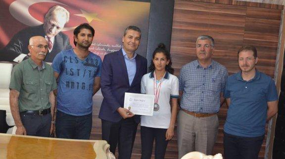 Bağlarbaşı Anadolu Lisesi 44Kg Karete Branşında Türkiye 2. si oldu