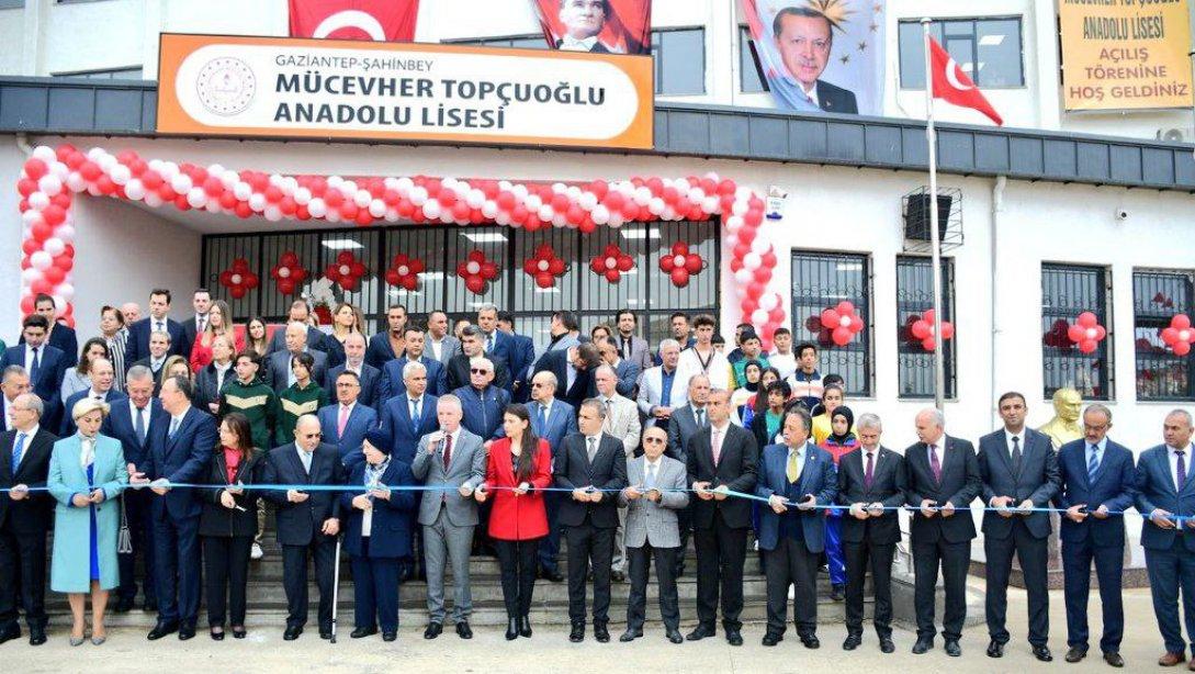 Mücevher Topçuoğlu Anadolu Lisesi'nin resmî açılışı