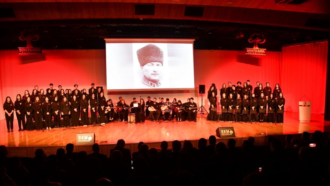 10 Kasım Atatürk'ü Anma Günü Programı, Şehitkâmil Kültür ve Kongre Merkezi'nde gerçekleşti.