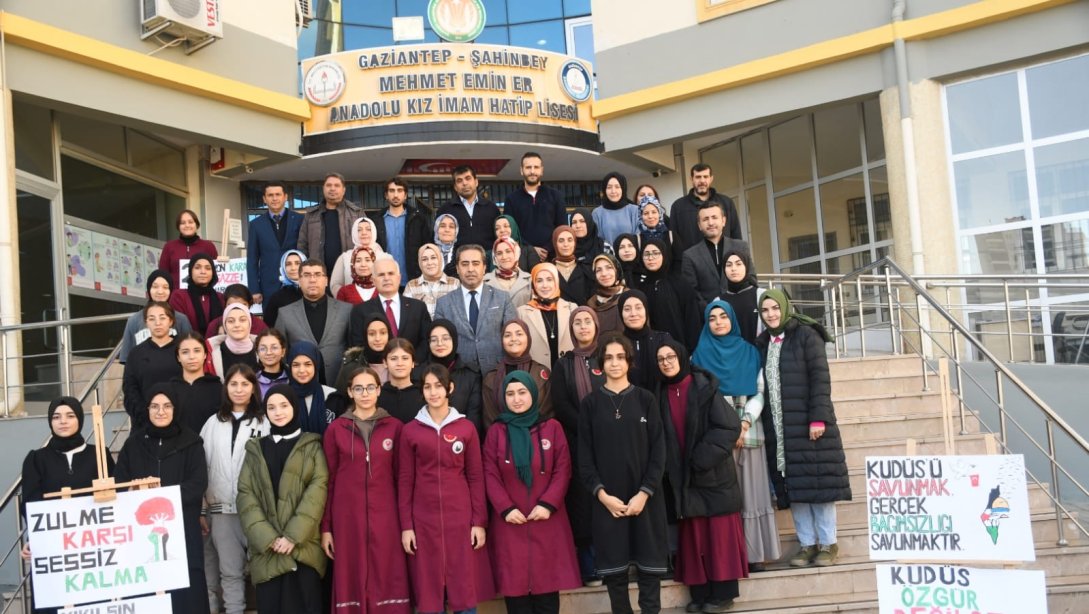 Şahinbey Belediyesi Mehmet Emin Er Kız Anadolu İmam Hatip Lisemizden Filistin'e Bağış