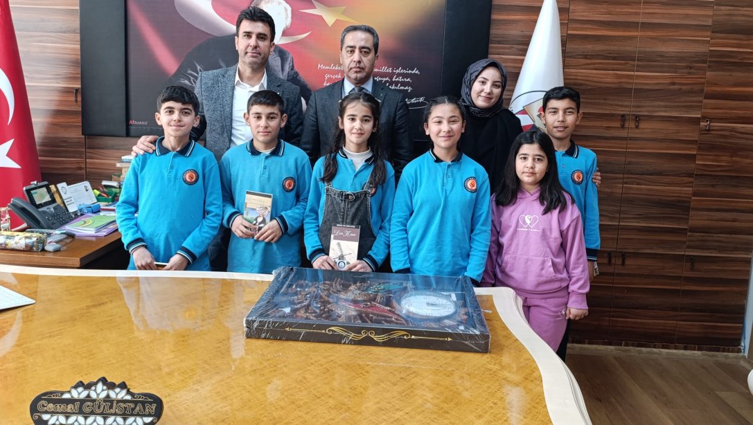 İstiklal Marşımızı Güzel Okuma Yarışması Birincisi Serince Ortaokulu Öğrencilerinden Müdürlüğümüze Ziyaret 
