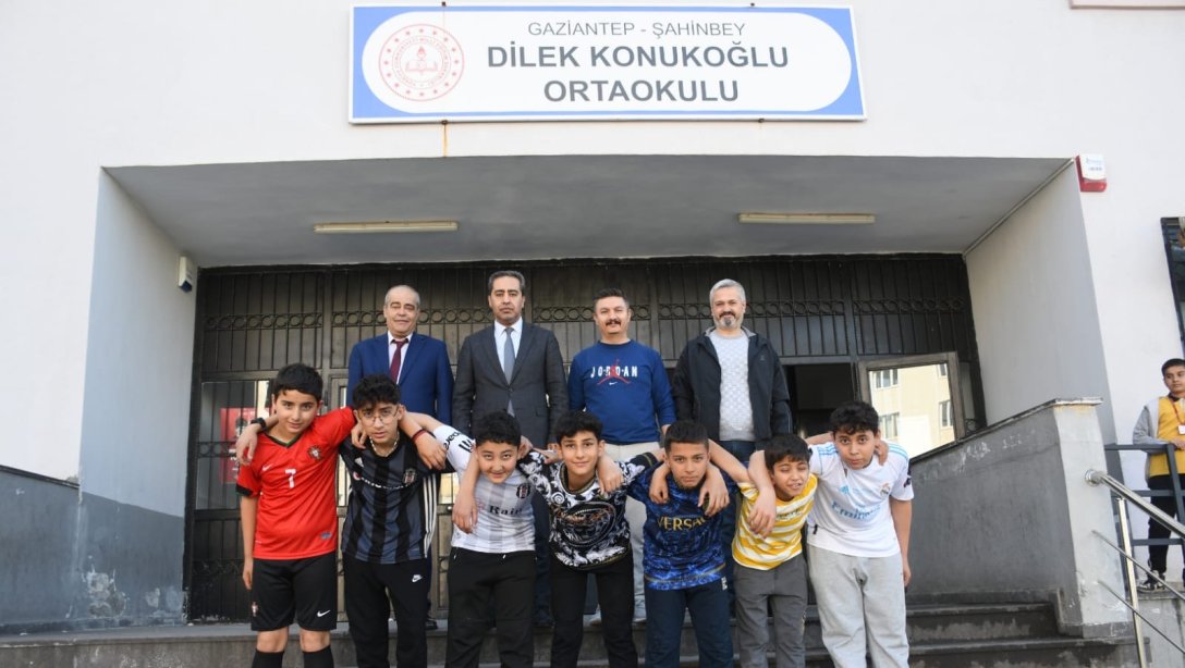 Dilek Konukoğlu Ortaokulu'nu Ziyaret