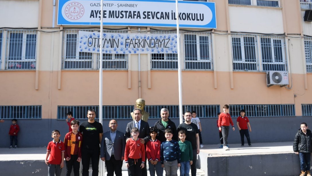 Ayşe Mustafa Sevcan Ilkokulu'nu Ziyaret 