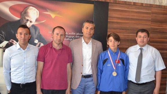 Şehit Adem Yavuz Ortaokulu Türkiye Karate Şampiyonasında Türkiye 2. oldu