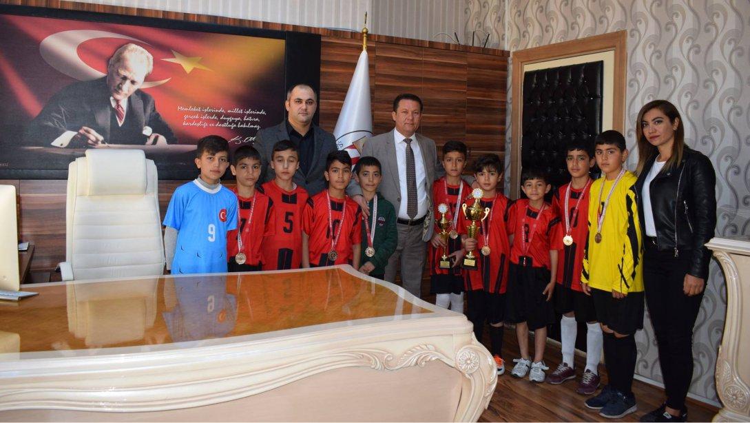 Emire Mustafa Tezel Ortaokulu Sportif Başarı Gösterdiler