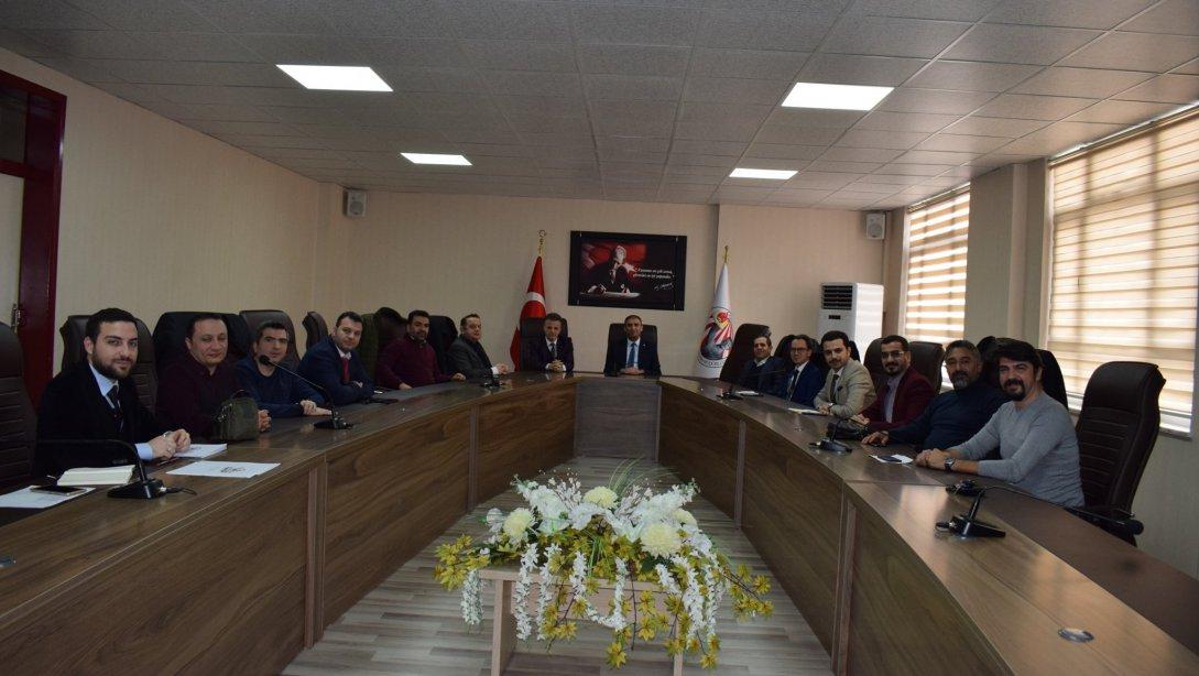 İlçe Milli Eğitim Müdürümüz Erdal KILINÇ ve Şube Müdürümüz Erkan AKLAP, Gaziantep 2020 Teknofest Festivali'nde yapılacak yarışmalar için oluşturulan komisyon toplantısına katıldılar.