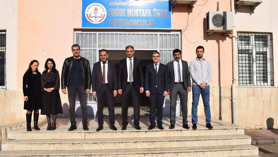 İlçe Milli Eğitim Müdürümüz Erdal KILINÇ, Şube Müdürü Eyüp GÜNEŞ'le birlikte Emire-Mustafa Tezel Ortaokulunu ziyaret ederek idareci ve öğretmenlerle değerlendirme toplantısı gerçekleştirdiler.