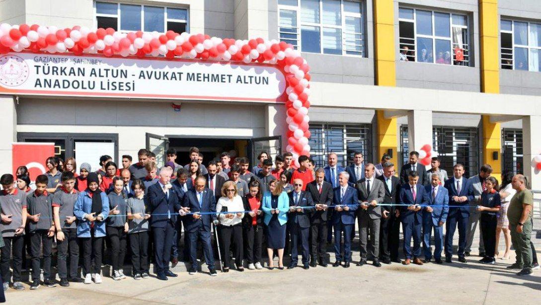 Türkan Altun - Avukat Mehmet Altun Anadolu Lisesi'nin resmî açılışı