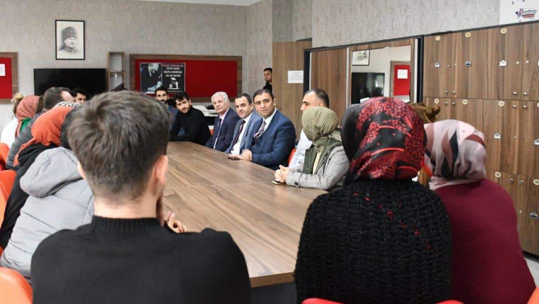 Vedat Topçuoğlu Mesleki ve Teknik Anadolu Lisesi' ni ziyaret