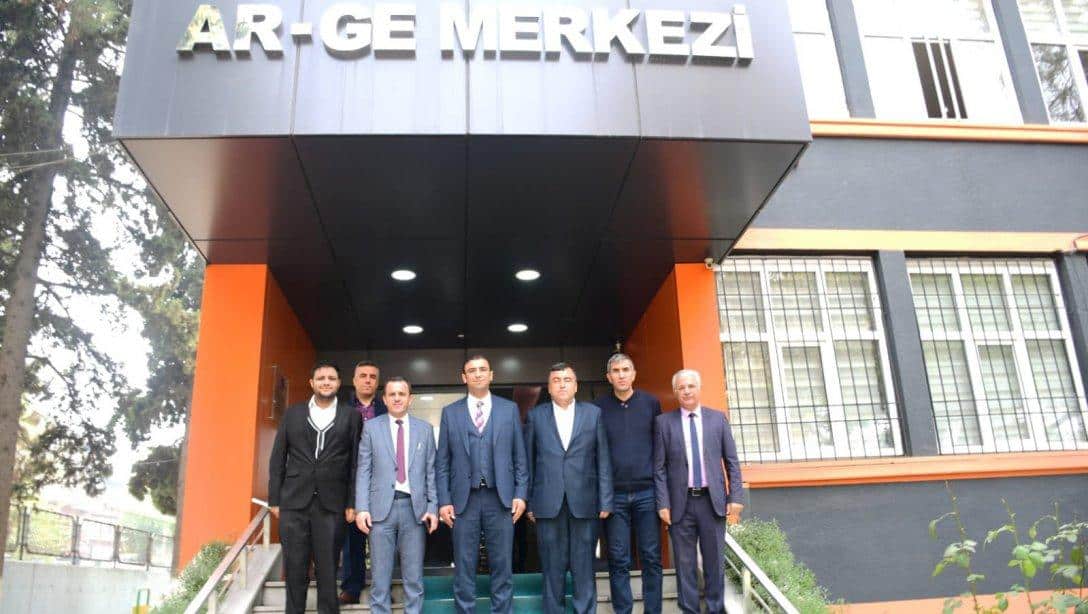 Mehmet Rüştü Uzel Mesleki ve Teknik Anadolu Lisesi' ni ziyaret