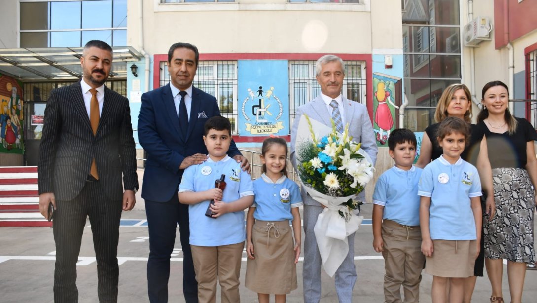 Şahinbey Belediye Başkanı Sayın Mehmet TAHMAZOĞLU ve İlçe Milli Eğitim Müdürümüz Cemal GÜLİSTAN, Dr. Cemil Karslıgil İlkokulu'nu ziyaret ettiler.