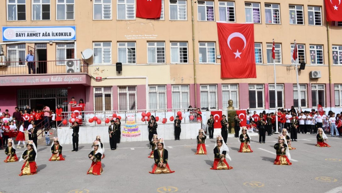 Dayı Ahmet Ağa İlkokulu'nda 100.Yıl Coşkusu