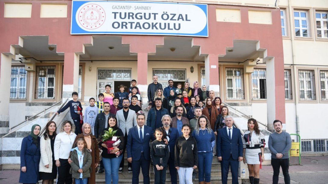 24 Kasım Öğretmenler Günü münasebetiyle Turgut Özal Ortaokulu'nu Ziyaret