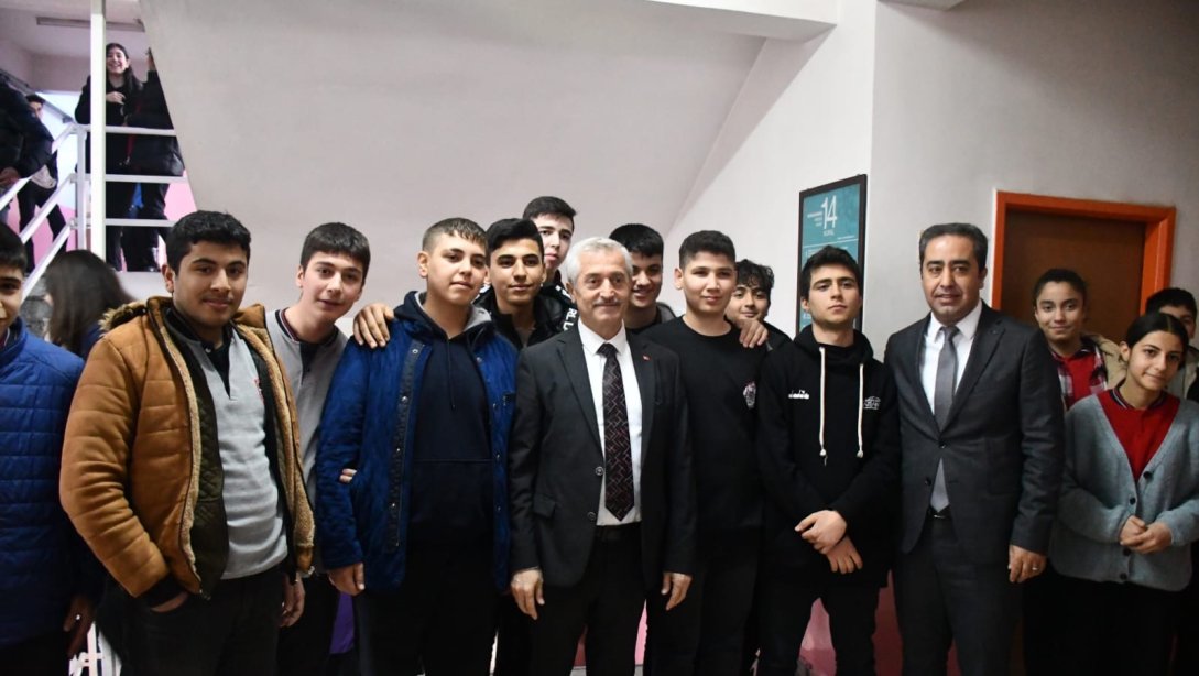 Özel İdare Anadolu Lisesi'ni Ziyaret