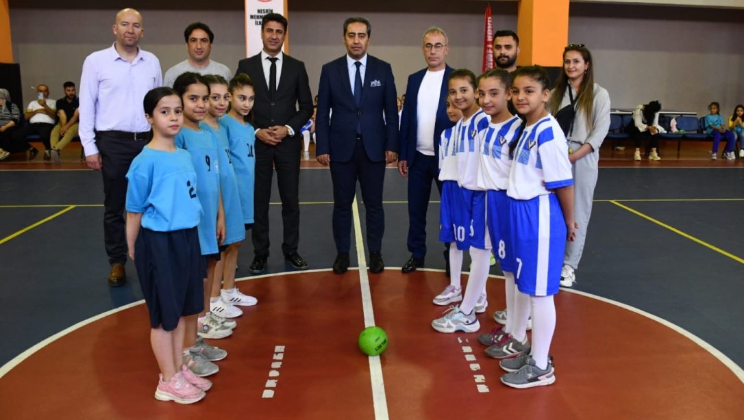 Nesrin Mehmet Abar İlkokulu Mini Hentbol Şenliği