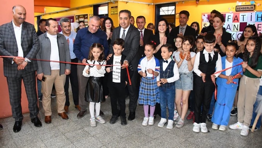 Fatih Sultan Mehmet İlkokulu Yıl Sonu Resim ve Müzik Sergisi