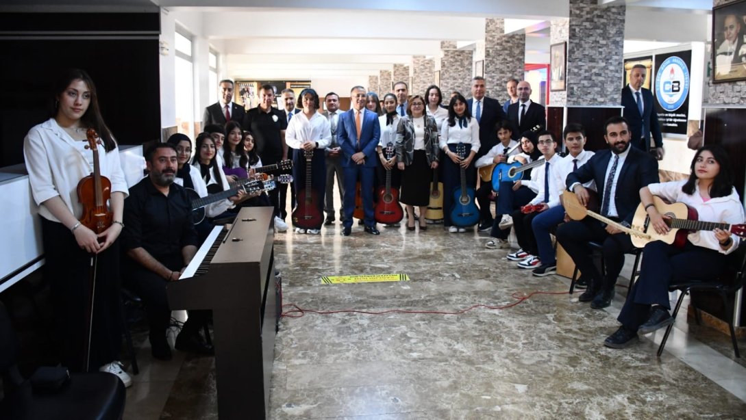 Gülşen Batar Anadolu Lisesini Ziyaret