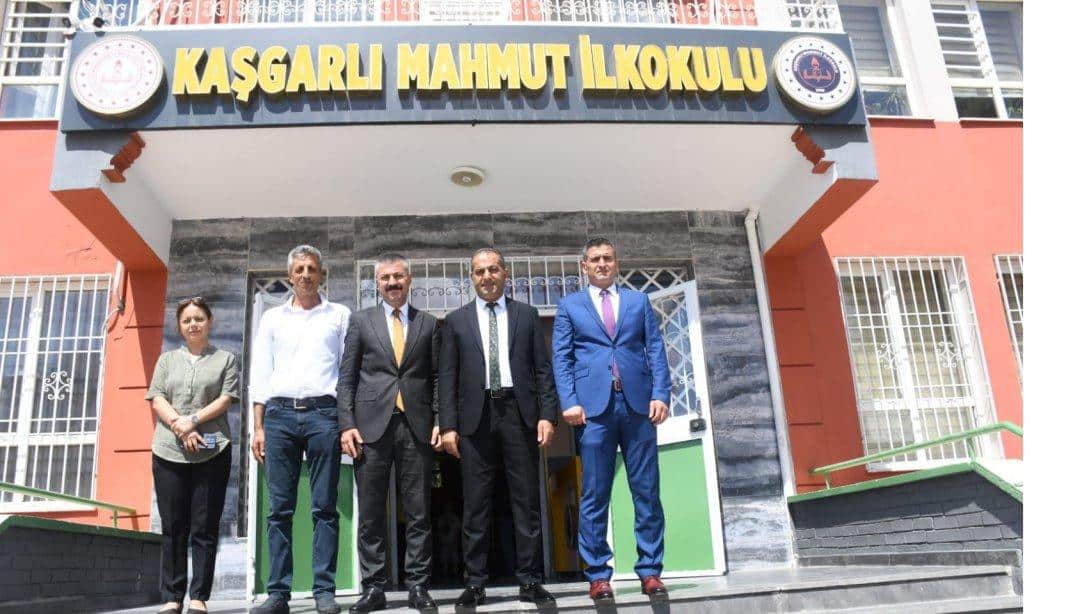 İlçe Millî Eğitim Müdürümüz Eyüp Güneş ve Şube Müdürümüz Mehmet Özdemir, Kaşgarlı Mahmut İlkokulunu ziyaret ettiler 