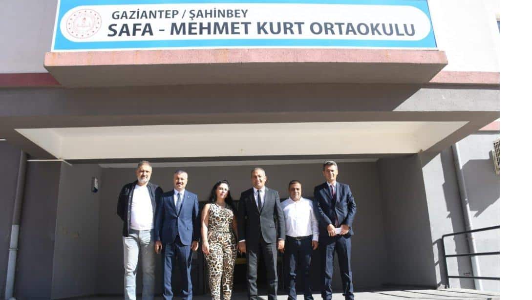 İlçe Millî Eğitim Müdürümüz Eyüp Güneş, Şube Müdürlerimiz İrfan Şan ve Mehmet Özdemir ile birlikte ,Safa-Mehmet Kurt Ortaokulunu ziyaret ettiler.