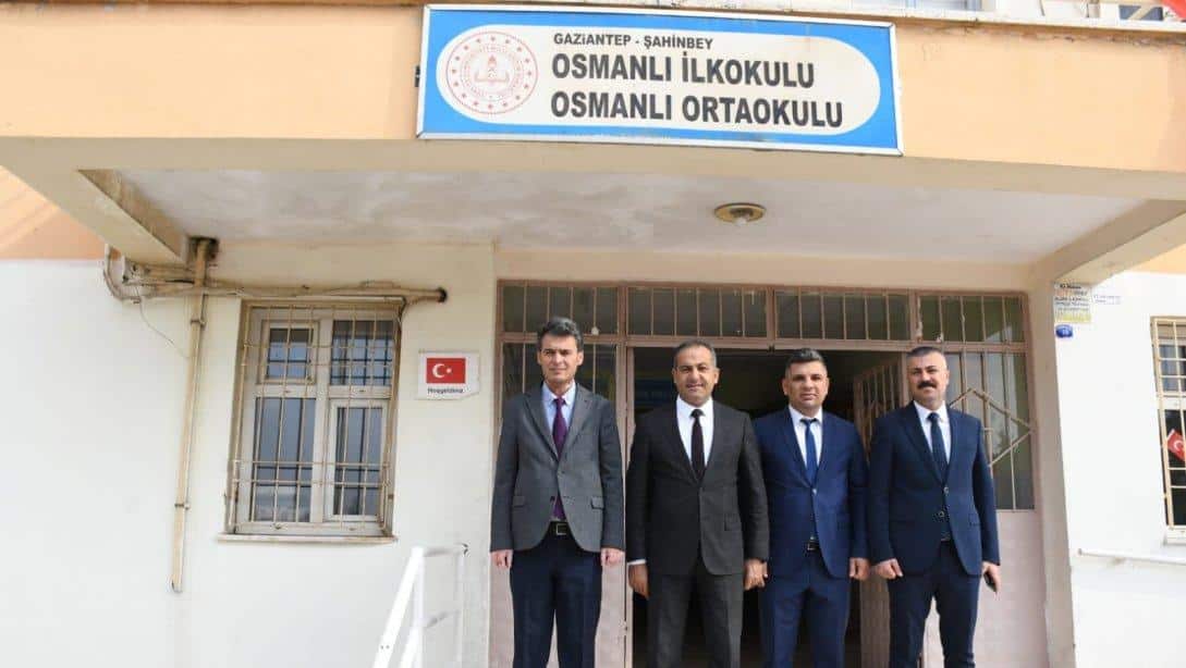 İlçe Millî Eğitim Müdürümüz Eyüp Güneş, Şube Müdürlerimiz İrfan Şan ve Mehmet Özdemir ile birlikte Osmanlı İlkokulu-Ortaokulu öğretmen ve okul yöneticileri ile bir araya geldiler. İlçe Müdürümüz Eyüp Güneş, okul kantininde satılan ürünleri inceledi.