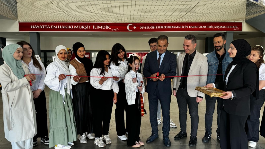 Binevler Oba Türkan-İhsan Özgüçlü Anadolu Lisesi Resim Sergisi Açılışı