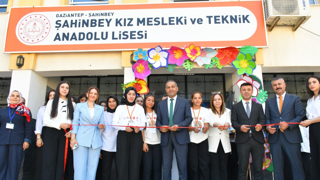 Şahinbey Kız Mesleki ve Teknik Anadolu Lisesi TÜBİTAK 4006 Bilim Fuarı