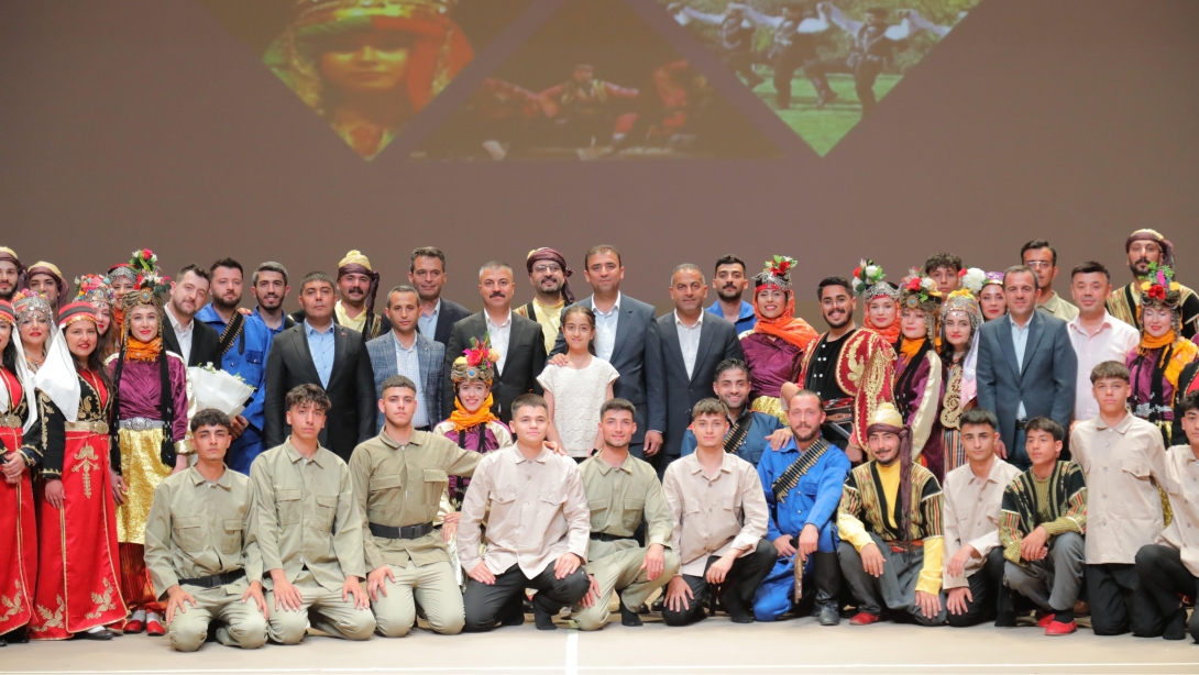 Maarif Halk Dansları Gecesi'nde Gaziantep Kültürü Sahneye Taşındı